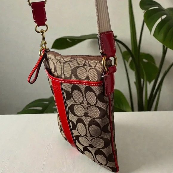 Vintage Coach Penelope signature canvas floral crossbody bag - Picture 4 of 7